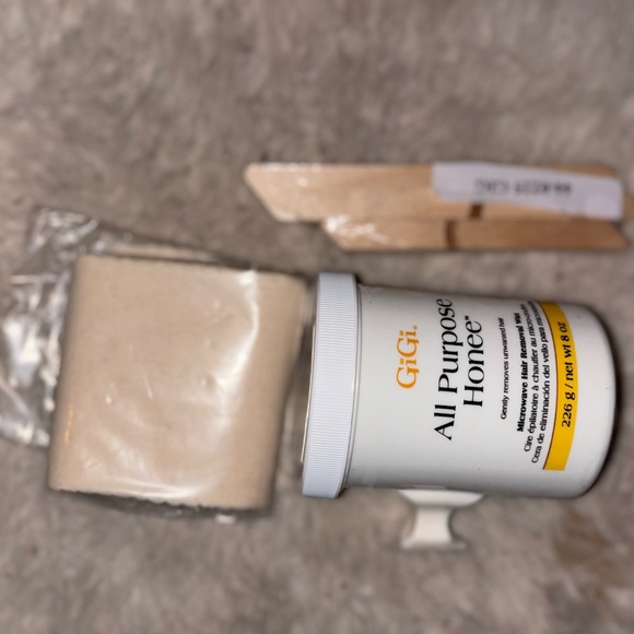 Gigi all purpose microwave wax & essentials - Picture 2 of 3